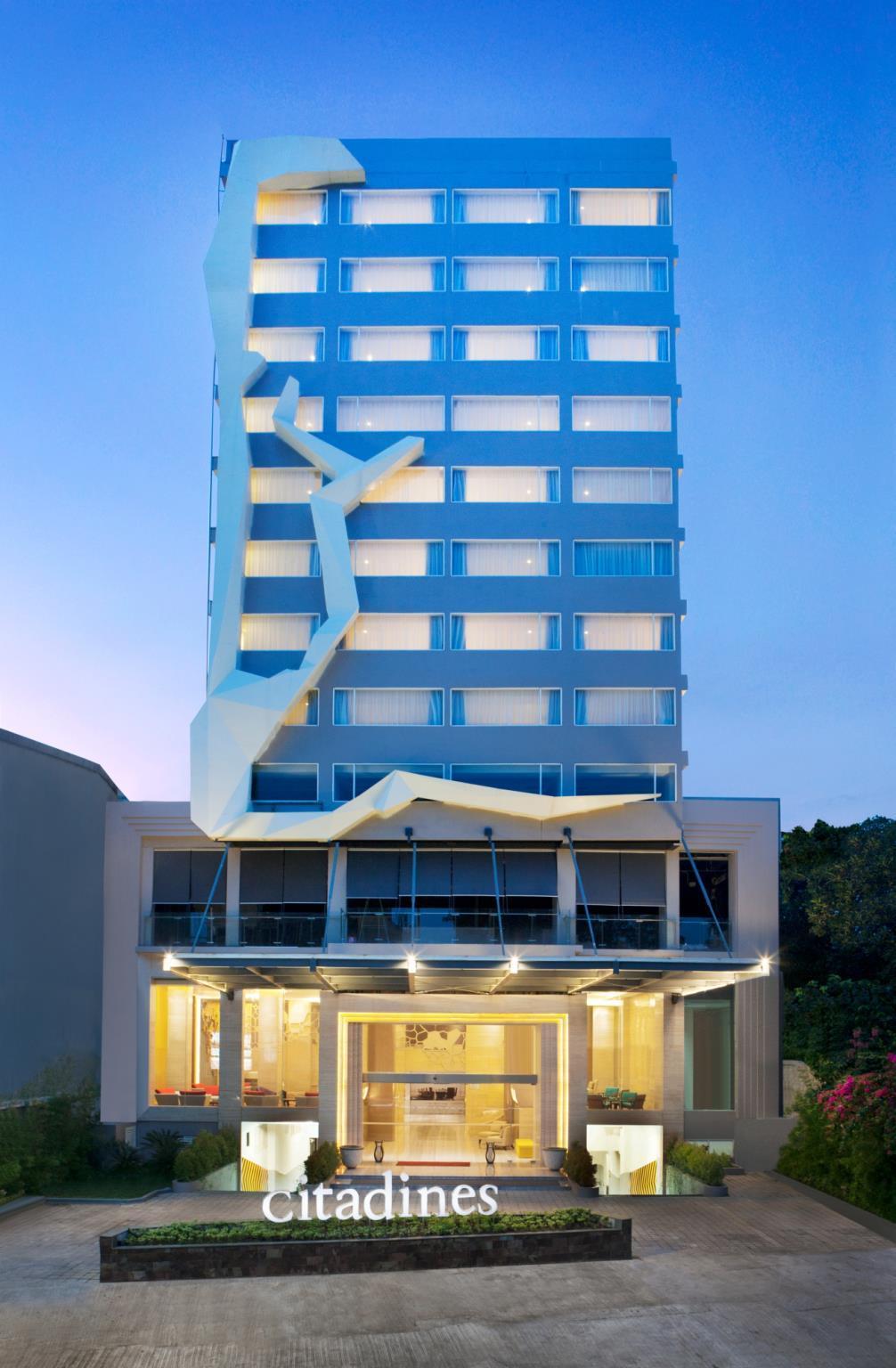 Royal Bay Hotel Макасар Экстерьер фото